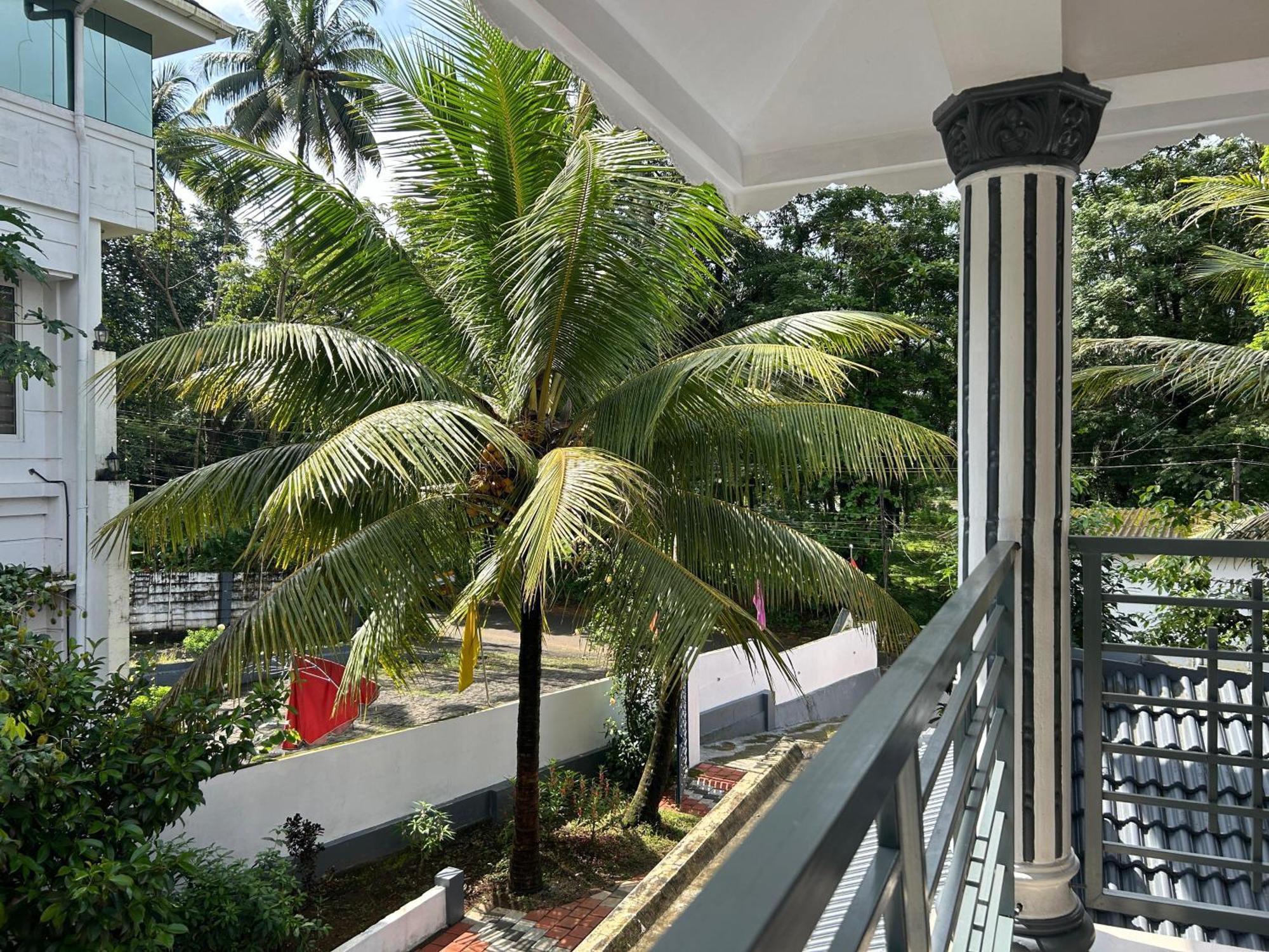 Puzhayoram Homestay Thrissur Eksteriør billede