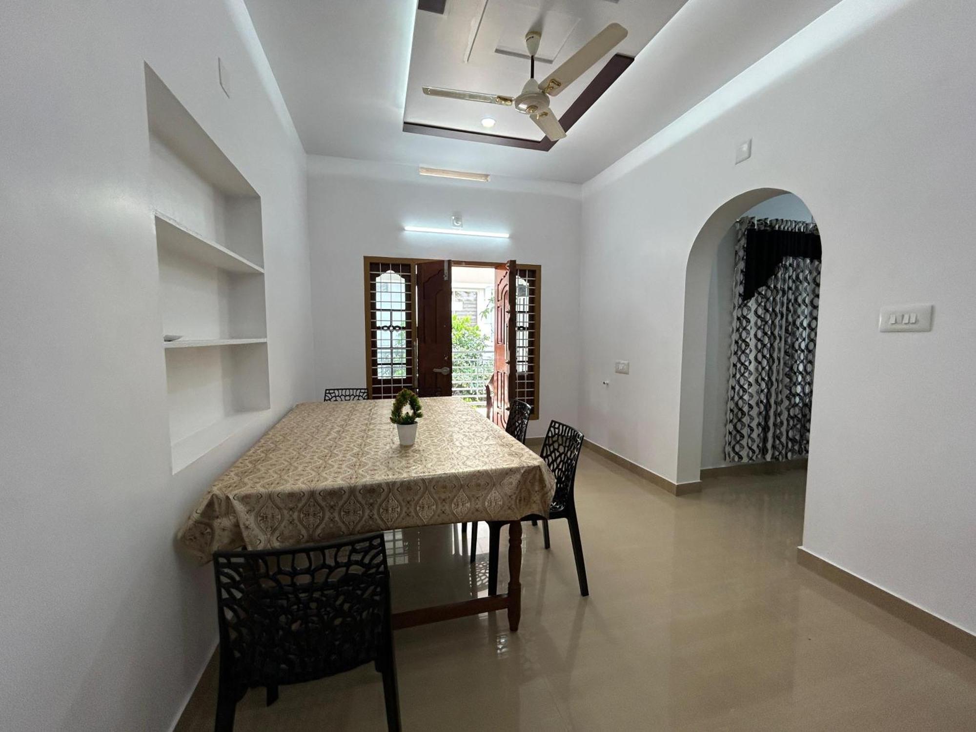 Puzhayoram Homestay Thrissur Eksteriør billede